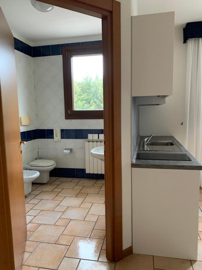 Hotel Lory Ficarolo Bagian luar foto