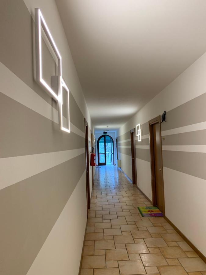 Hotel Lory Ficarolo Bagian luar foto