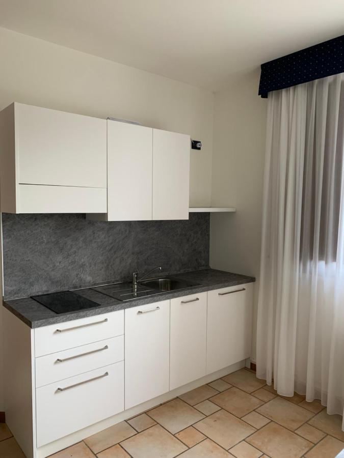 Hotel Lory Ficarolo Bagian luar foto