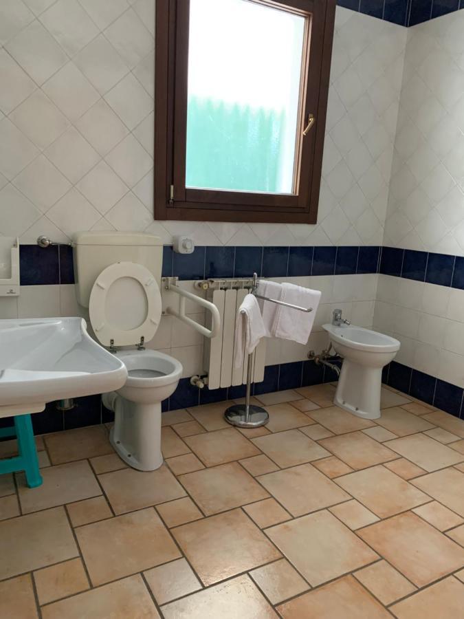 Hotel Lory Ficarolo Bagian luar foto